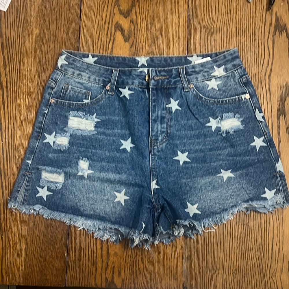 Jean Shorts w/ STARS ⭐️ Size L (8/10)
